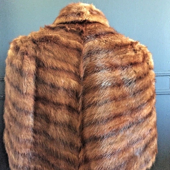 Vintage Brown Stripped Mink Fur Sleeveless Jaccket - Picture 2 of 7